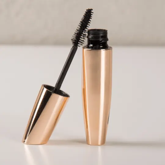 Thick and Dense Bristle Brush Mascaras